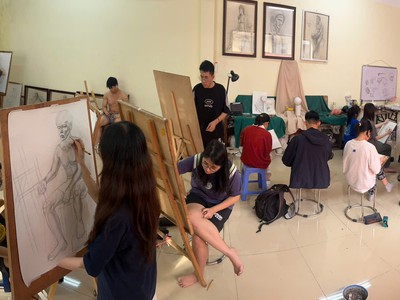 Lớp học vẽ ở Kiều mai Từ liêm 1