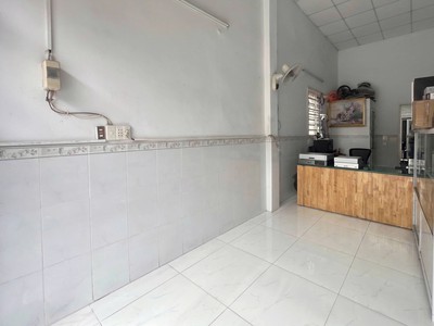 Bán nhà mặt tiền đông hưng thuận, quận 12 - kinh doanh sầm uất, giá 4,x tỷ - đang cho thuê 1