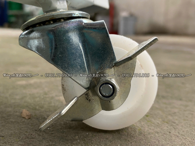 Bảng viết bút lông chân xếp gọn Polytaiwan có thể đều chỉnh độ cao 4