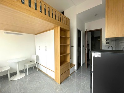 Cho thuê phòng có thang máy gần hvhc, vskk, rộng 30m2 tại Đường Xuân La ngay gần hvhc 1