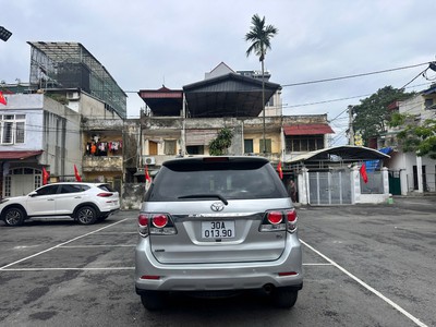 Bán Fortuner đời 2015 moden 2016 động cơ 2.7 số tự động,một cầu,tên công ty đã rút hồ sơ cầm tay 6
