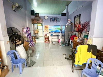 T2880 nhà 90m2 n.hậu 8m sát chợ xóm mới - giá 5.x tỷ 0