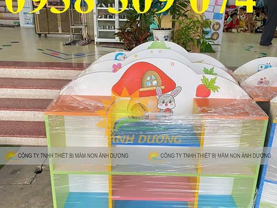 Kệ đựng đồ chơi học liệu mầm non, kệ đồ chơi mầm non 3