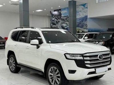 Bán Toyota Land Cruiser LC300 Model 2023. xe đẹp xuất sắc. 2