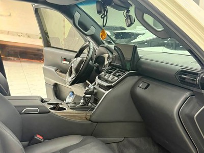 Bán Toyota Land Cruiser LC300 Model 2023. xe đẹp xuất sắc. 6