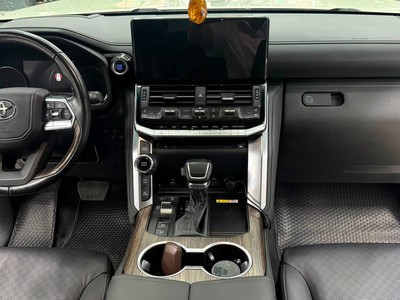 Bán Toyota Land Cruiser LC300 Model 2023. xe đẹp xuất sắc. 8