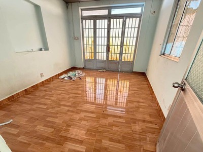 CHO THUÊ Nhà mặt tiền đường số, P. LINH ĐÔNG, Trệt lầu    2PN 3WC, Sân oto   9TR/THÁNG 1
