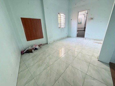 CHO THUÊ Nhà mặt tiền đường số, P. LINH ĐÔNG, Trệt lầu    2PN 3WC, Sân oto   9TR/THÁNG 4
