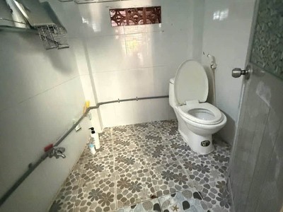 CHO THUÊ Nhà mặt tiền đường số, P. LINH ĐÔNG, Trệt lầu    2PN 3WC, Sân oto   9TR/THÁNG 5