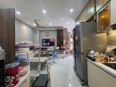 Hẻm Xe Tải Sát Mặt Tiền Nguyễn Thị Định Q2 Nhà 2 Tầng 70m2 2PN 2WC 0