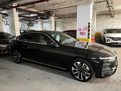 VINFAST LUX A 2.0 premium 2020 màu đen 1