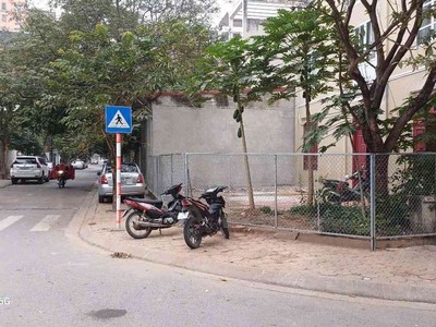Bán đất việt hưng, long biên 80m2- mặt phố, ngã tư đường- hơn 20 tỷ 0