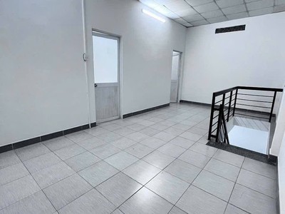 Cho thuê nhà hẻm Xe Tải đường số 30, P. Linh Đông - Hẻm xe tải, sân Rộng 100m2, 3pn 3wc 6