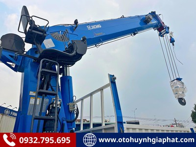 Xe tải Howo 4 chân gắn cẩu 20 tấn cabin TX350 3