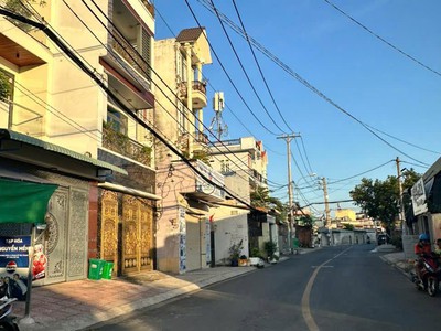 Bán đất lô góc mặt tiền đường 8 m nở hậu đẹp 89m2 - tân chánh hiệp, q.12 - giá chỉ 3,78 tỷ 1