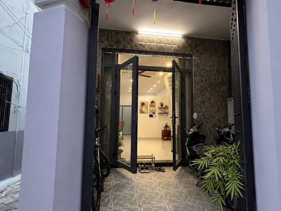 Cho thuê nhà đường 13, P. Linh chiểu   2PN 2WC   SD 80M    Có nội thất Giá  9,5tr/tháng 0