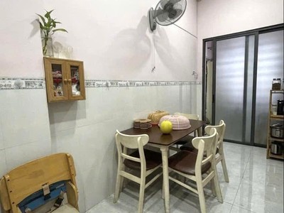 Cho thuê nhà đường 13, P. Linh chiểu   2PN 2WC   SD 80M    Có nội thất Giá  9,5tr/tháng 2