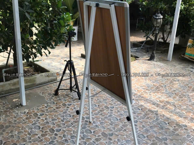 Bảng Flipchart 3 chân chuyền thống lựa chọn đáng tin cậy 1