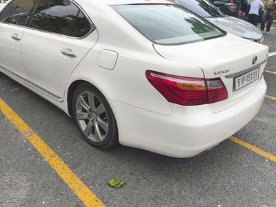 BÁN LEXUS LS460L 2007 đăng ký lần đầu 2009 biển số đẹp 0