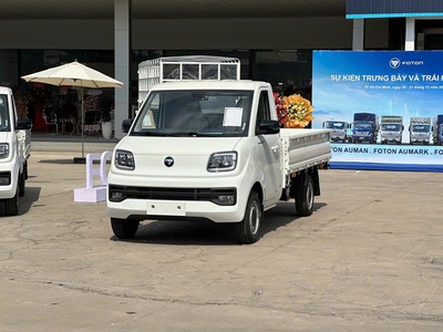 Nhỏ gọn dễ xoay trở phù hợp chạy hàng trong phố. 990Kg hàng hóa. 0