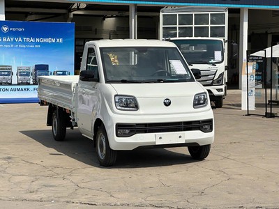 Nhỏ gọn dễ xoay trở phù hợp chạy hàng trong phố. 990Kg hàng hóa. 1