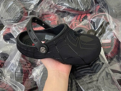  PB431 - Dép Crocs Marvel Spider-Man siêu ngầu đã về 1