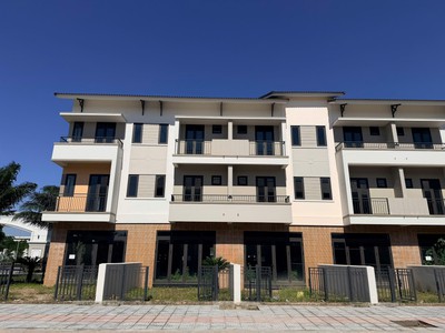 Shophouse áp góc 120m  tại CENTA RIVERSIDE   Chỉ 8,1 tỷ, SỔ LÂU DÀI 0