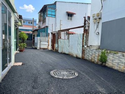 D2950  đất vuông a4 thống nhất, sát cầu bến phân, 8.x tỷ 1