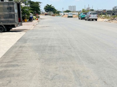 D2950  đất vuông a4 thống nhất, sát cầu bến phân, 8.x tỷ 2