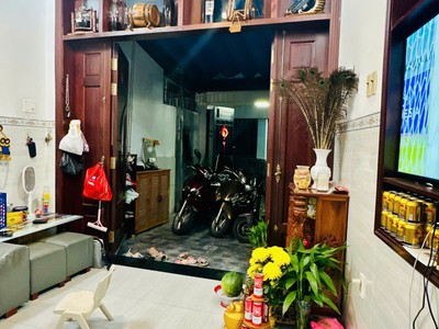 Cho thuê nhà đường số 6, P. Linh Tây 58M 4PN 3WC 1 TRỆT 2 LẦU 14TR/THÁNG 6