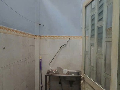 Cho thuê nhà Đường số 9, P. LINH TÂY 75M Có gác 2PN 1WC 8TR/THÁNG 4