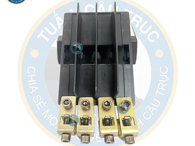 Hộp nối ray 4P Kyec Trung Quốc 0