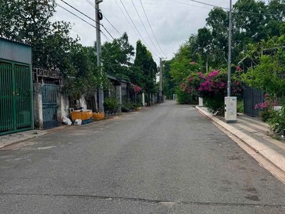 Đất an ngãi, đã có sổ công chứng liền trong ngày  diện tích: 5 17m, vị trí đẹp chỉ có 580 triệu 4