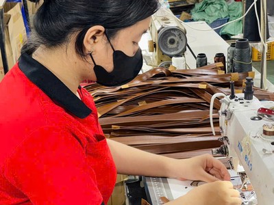 Tìm nguồn hàng thắt lưng vốn ít từ xưởng sản xuất 0