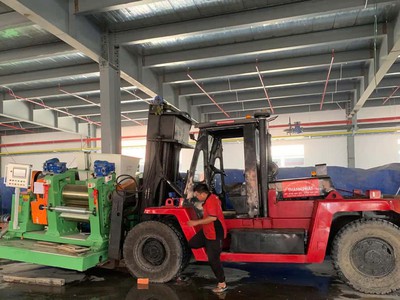 Cho thuê xe nâng quận 1 0