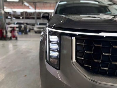 Em còn duy nhất 01 Xe KIA CARNIVAL LUXURY VIN 2025 mới 100 ưu đãi lên tới 150 triệu 4