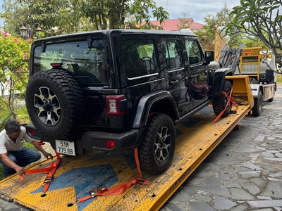 Bán Jeep Wrangler Rubicon 2.0 4x4 AT đời 2023 4