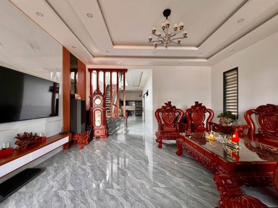 Cần Bán Nhà 413m , 240m Đất Ở, Mặt Đường Nhựa 8m, 4 Phòng Ngủ 1