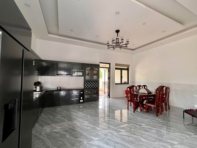 Cần Bán Nhà 413m , 240m Đất Ở, Mặt Đường Nhựa 8m, 4 Phòng Ngủ 2