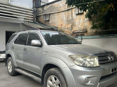 FORTUNER 2011 std 2 cầu giá chỉ 270 triệu 2