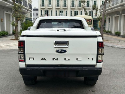 FORD RANGER XLS 2016 số sàn máy dầu 2.2 giá chỉ loanh quanh 300 triệu 1