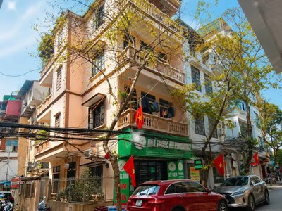 Kim Mã Lô Góc 2 Mặt Tiền rất đẹp 4 Tầng 33 Tỷ Vỉa Hè Kinh Doanh Ô TÔ Tránh 0