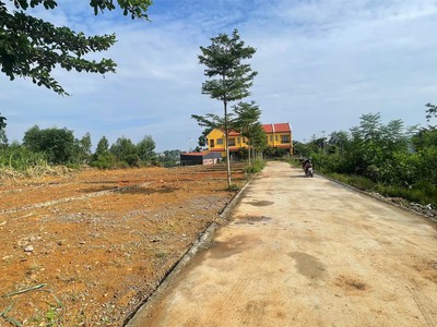 Bán đất làn 2 phú cát  hòa thạch  100m2 full thổ, gần đường dh09 giá 2,3 tỷ. 2