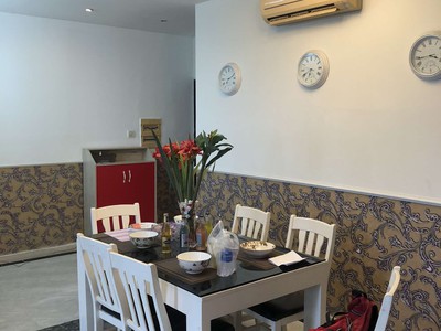 Cho thuê căn hộ Penthouses Central Garden Quận 1, Dt : 178m2, 3PN, Có Nội Thất 1