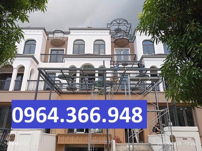 Lắp đặt hàng rào sắt mỹ thuật đồng bộ với cổng và lan can 5